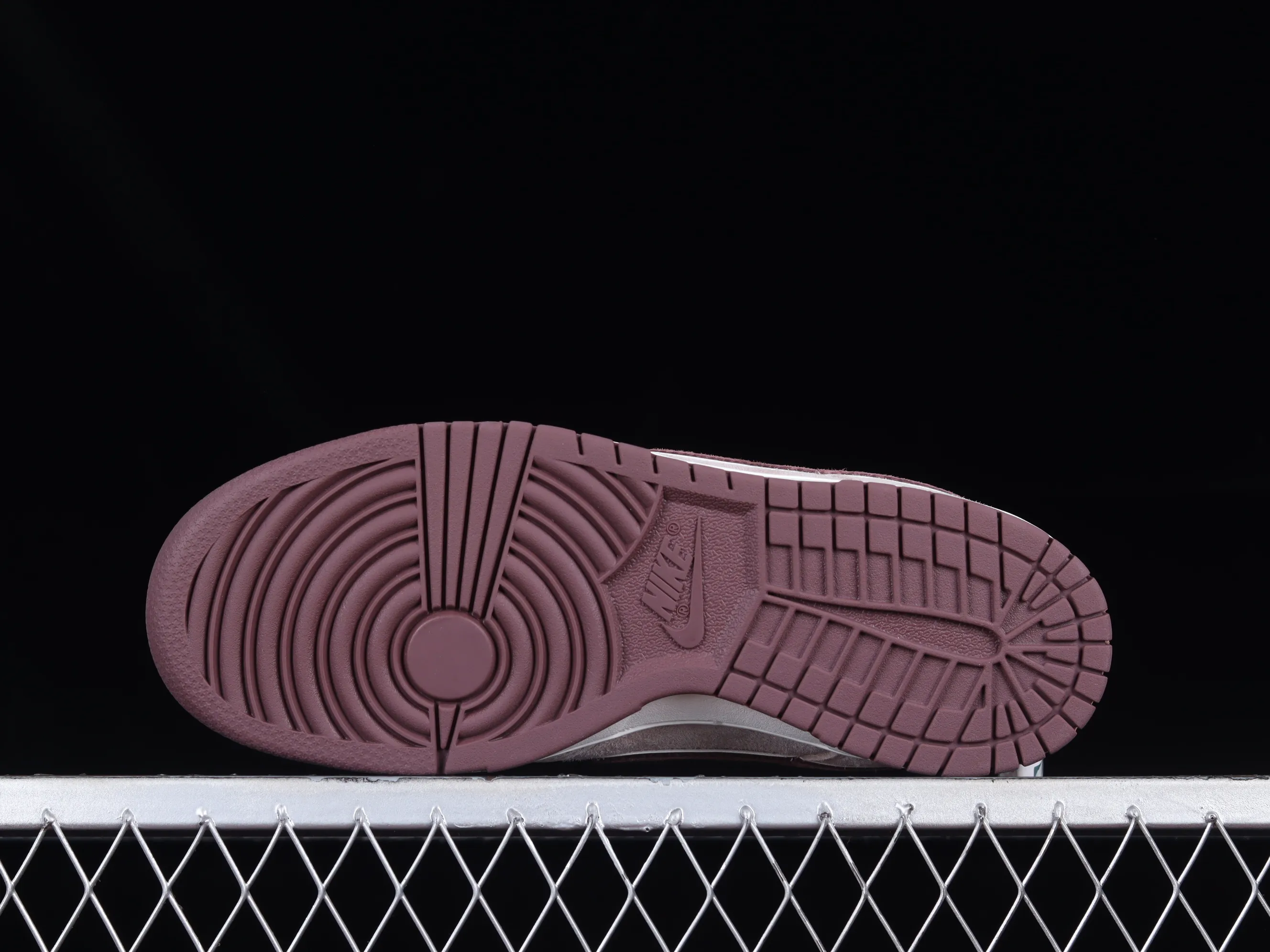 All Categories Nk SB Dunk Series Nk SB Dunk Low Low-top sneakers Otomo Katsuhiro x Nk SB Dunk Low "Steamboy OST" Creative customization collaboration Otomo Katsuhiro co-branded SB low-top sports casual sneakers ST1391-206